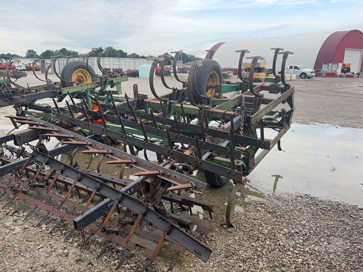 john-deere-field-cultivator,-c-shank,-5-bar-harrow,-25ft-image-7