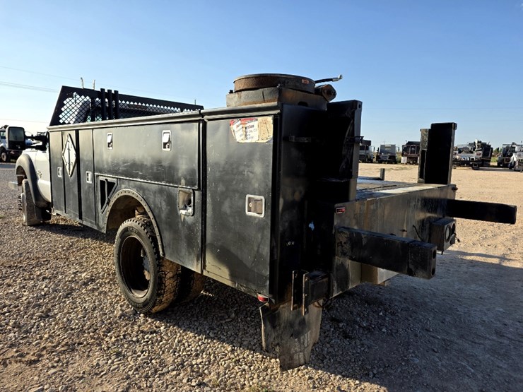 2011-ford-f550-image-7