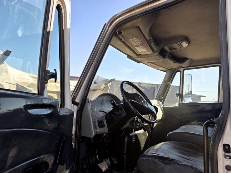 2015-international-durastar-4300-image-9