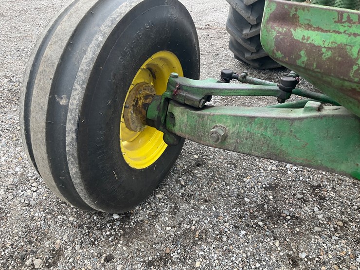 1958-john-deere-820-image-10