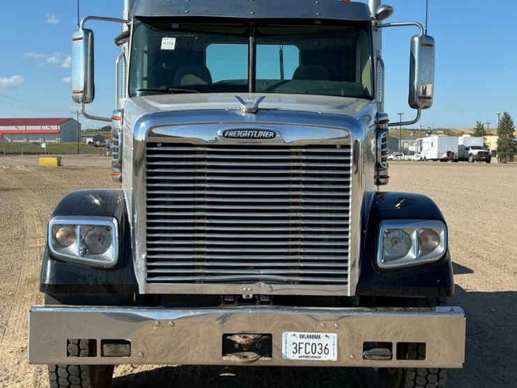 2015-freightliner-coronado-122-sd-image-2