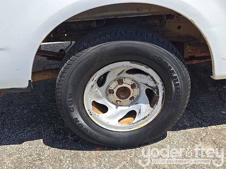 2001-ford-f150-xl-image-11