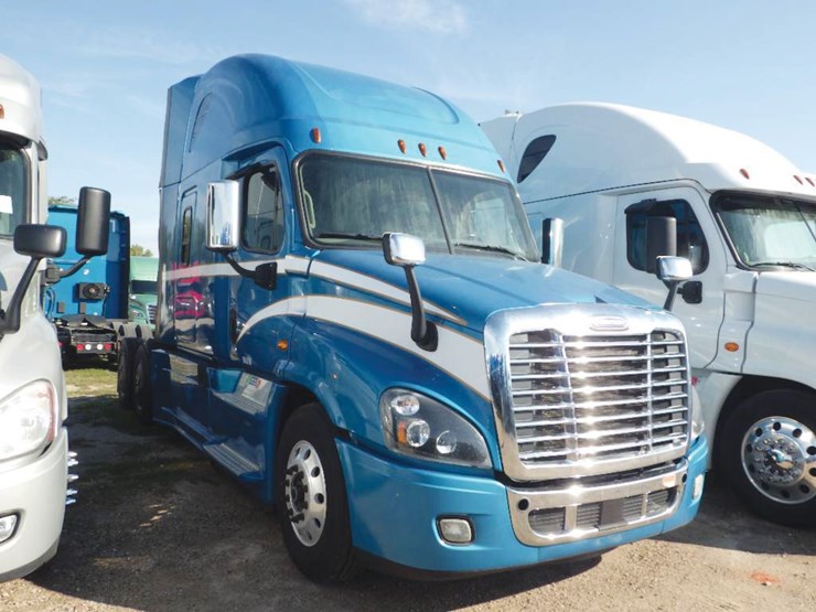 2017-freightliner-cascadia-125-evolution-image-1