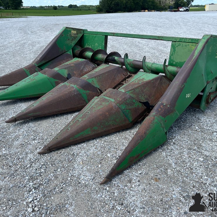 JOHN DEERE 444