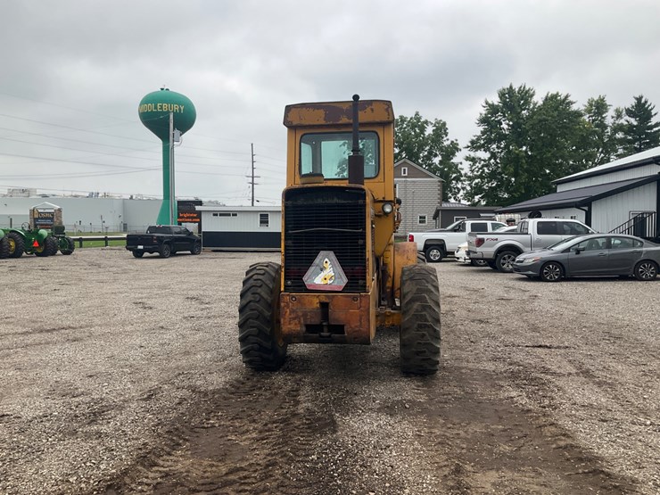 john-deere-444-image-4