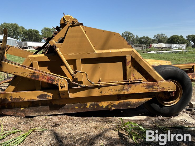 soil-mover-90-e-pull-type-scraper-image-15