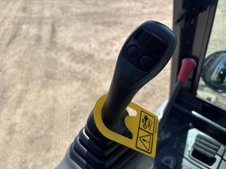 2023-develon-dx85r-3-hydraulic-excavator-image-32