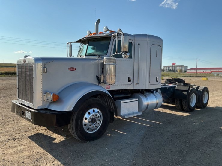 2015-peterbilt-367-image-1