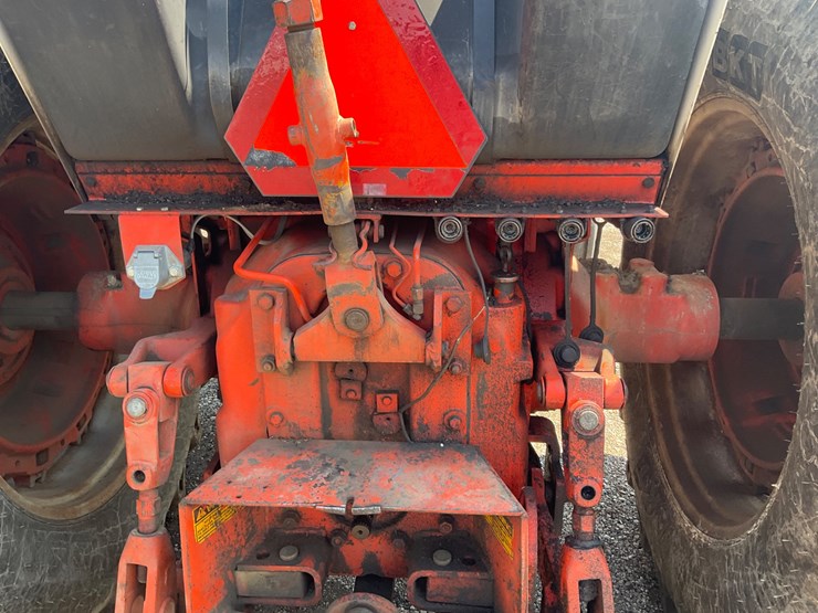 #5506-•-case-1570-agri-king-tractor-image-14