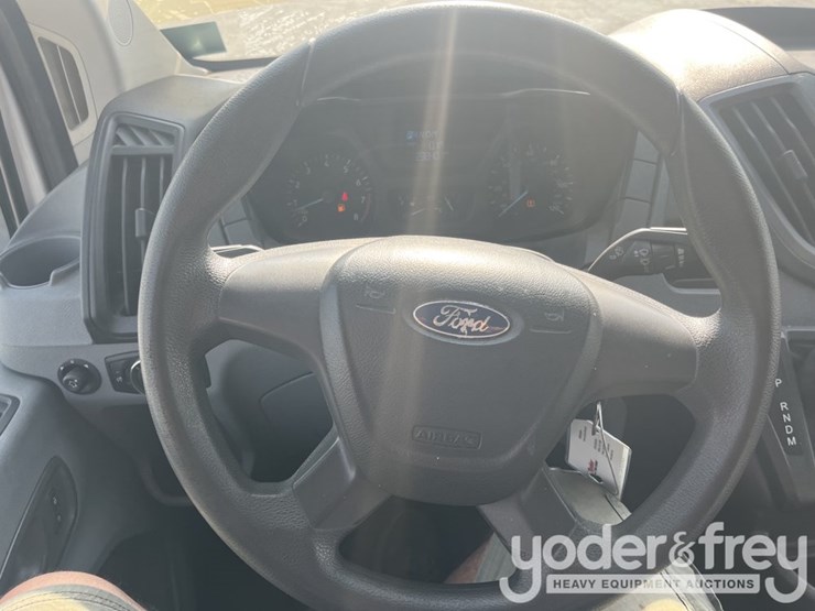 2015-ford-transit-image-32