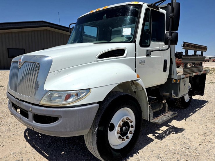 2013-international-durastar-4300-image-1