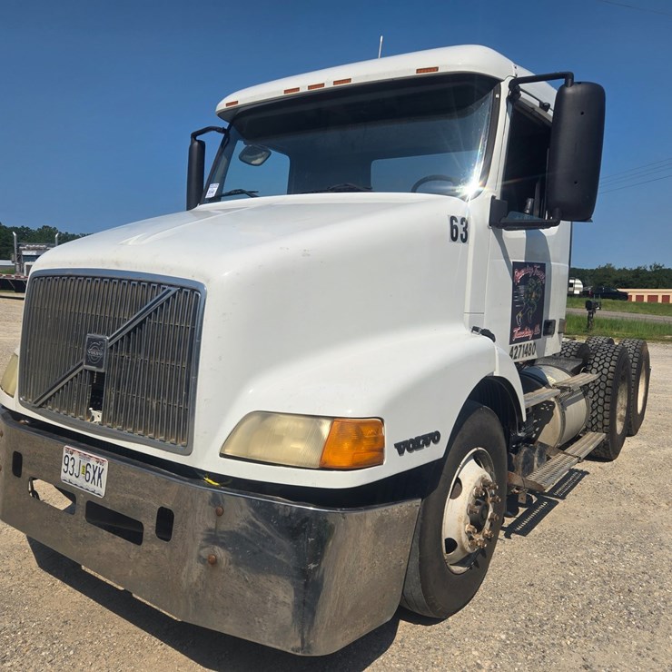 1999 VOLVO VN