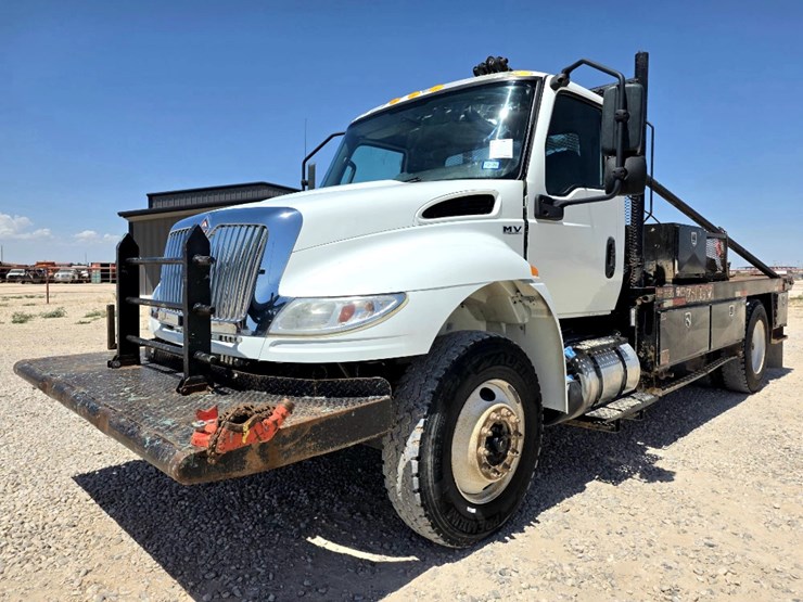 2022-international-mv607-image-1