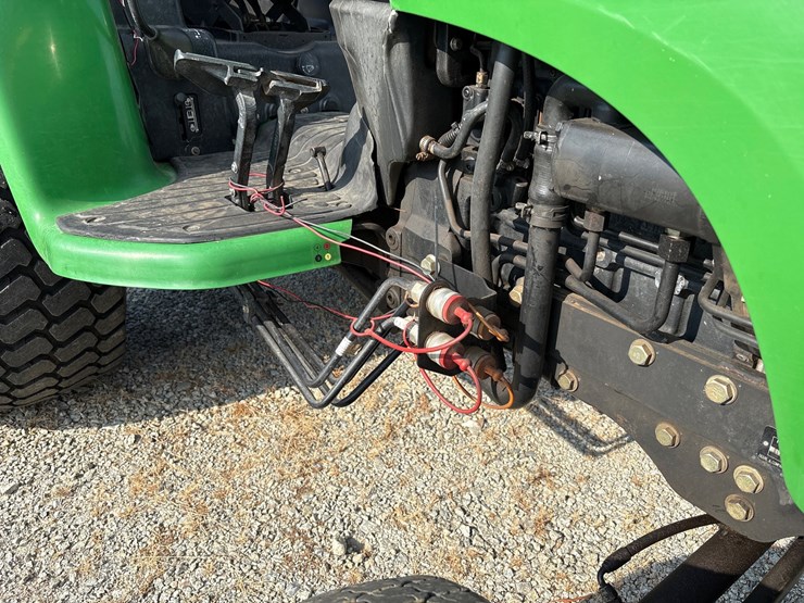 john-deere-4320-image-10