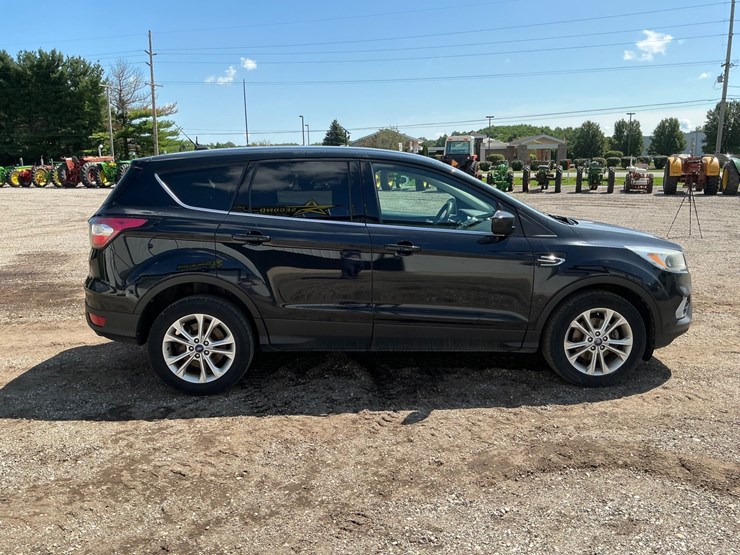 2017-ford-escape-se-image-6
