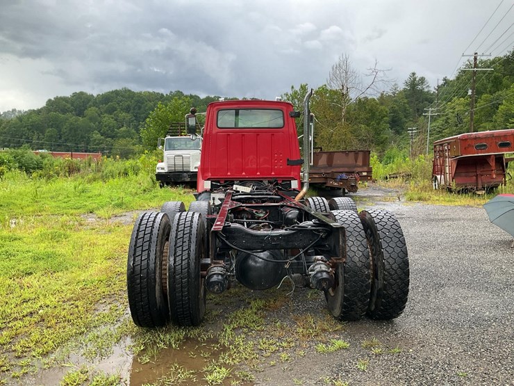 1989-ford-l8000-image-4