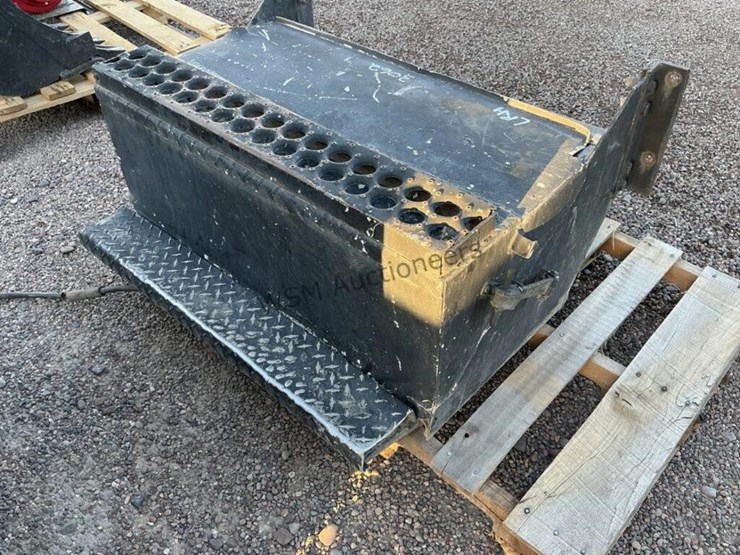 battery-box-truck-step-image-2