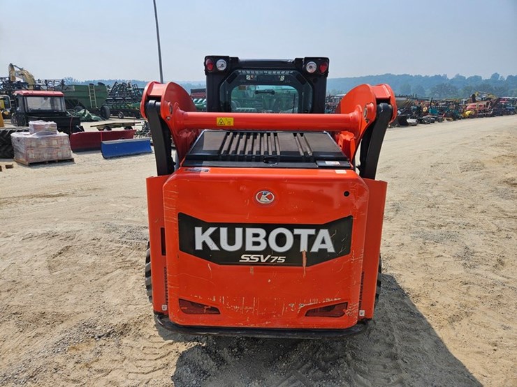 2016-kubota-ssv75-image-4
