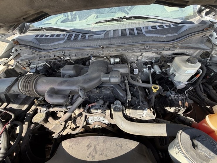 2017-ford-f550-image-13