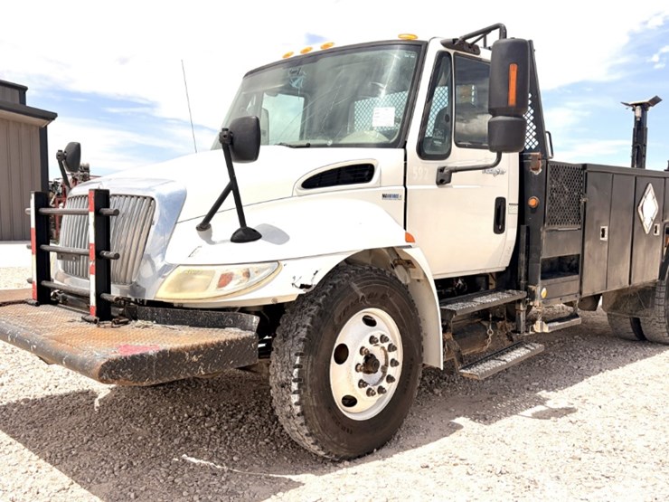 2010-international-durastar-4300-image-1