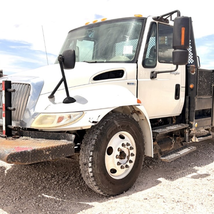2010 INTERNATIONAL DURASTAR 4300