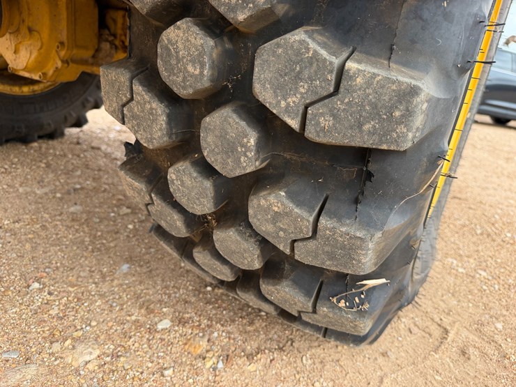 2023-john-deere-g-image-15