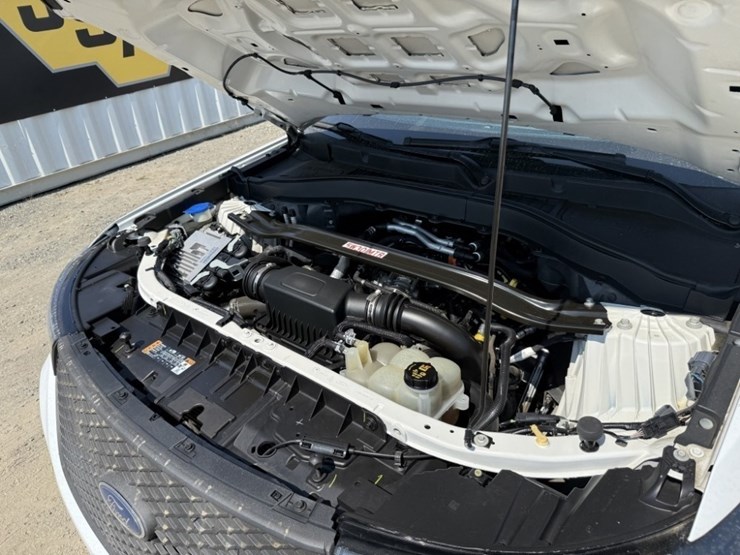 2020-ford-explorer-image-18