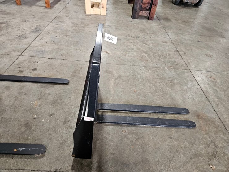 #655-•-kivel-48"-pallet-forks-image-6