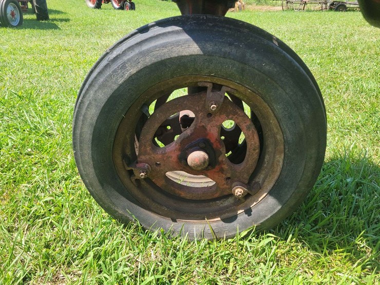 farmall-200-with-fast-hitch-sickle-mower-image-10