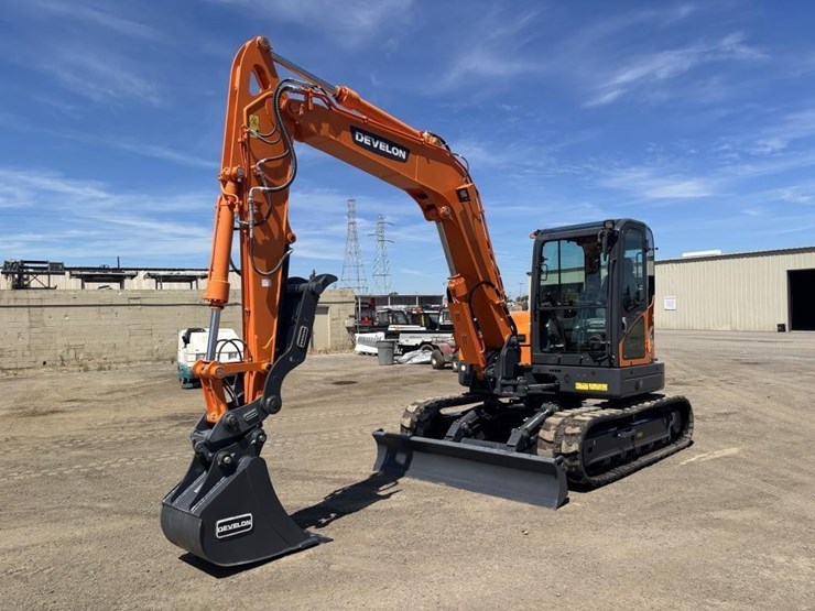 2023-develon-dx85r-3-hydraulic-excavator-image-1
