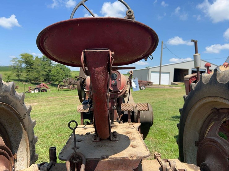 1941-farmall-h-with-mounted-buzz-saw-image-19