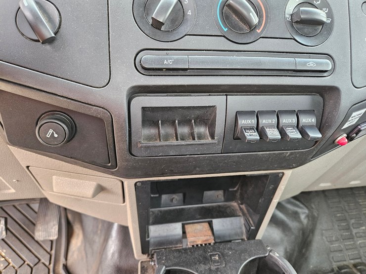 2008-ford-f550-image-86