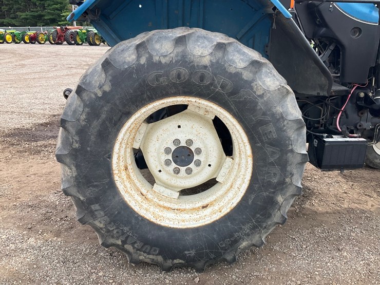 new-holland-ts100-image-40