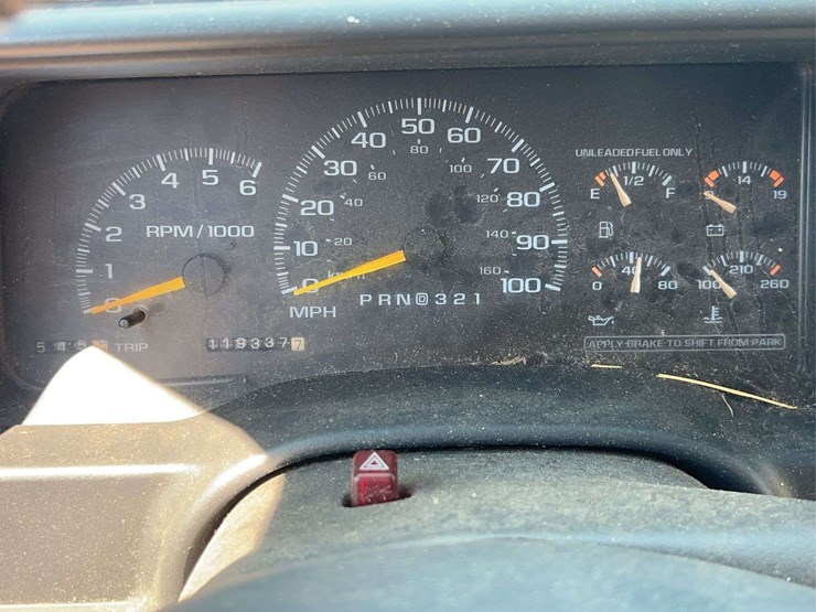 2000-chevrolet-3500-image-19