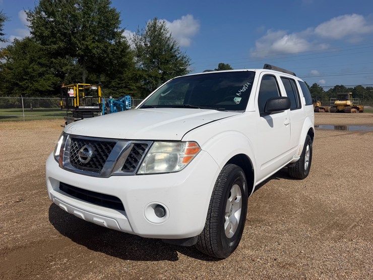 2008-nissan-pathfinder-image-1