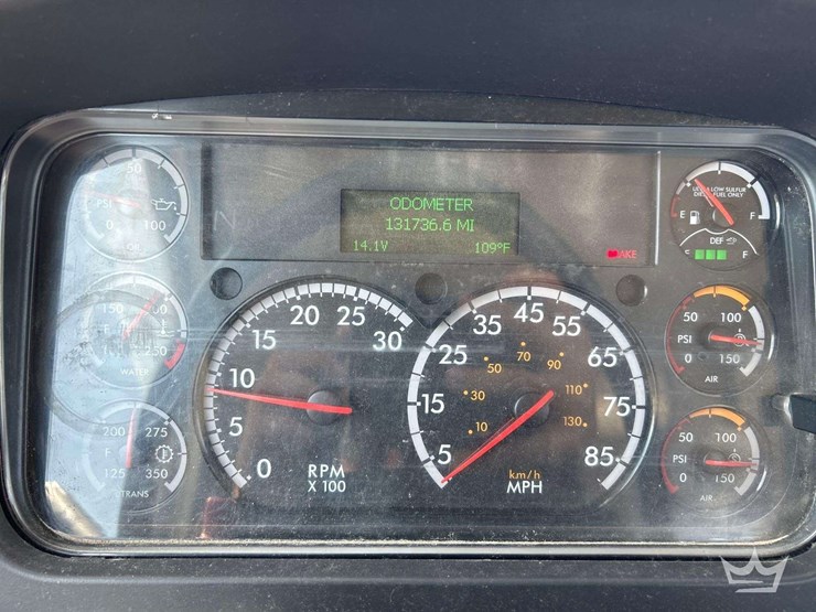 2019-freightliner-m2-106-image-12