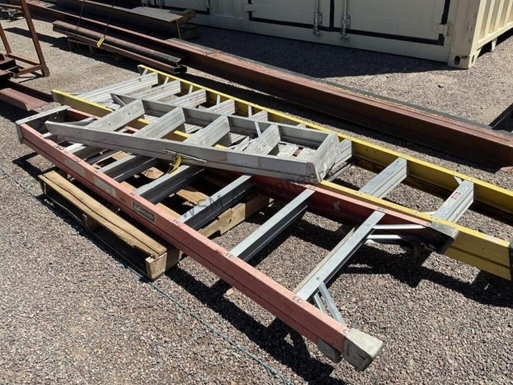 pallet-of-step-ladders-image-2