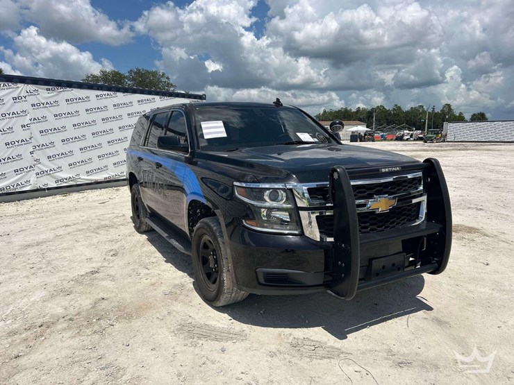 2018-chevrolet-tahoe-image-3