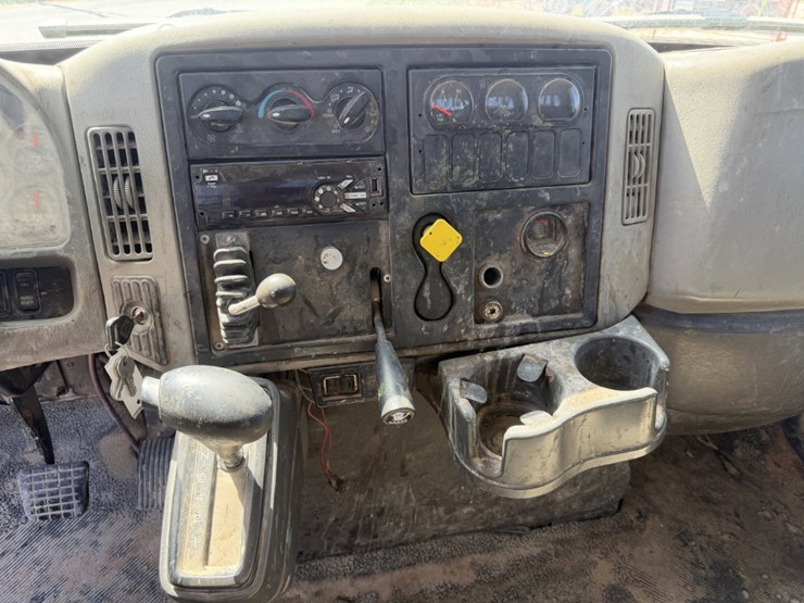 2016-international-durastar-4300-image-10