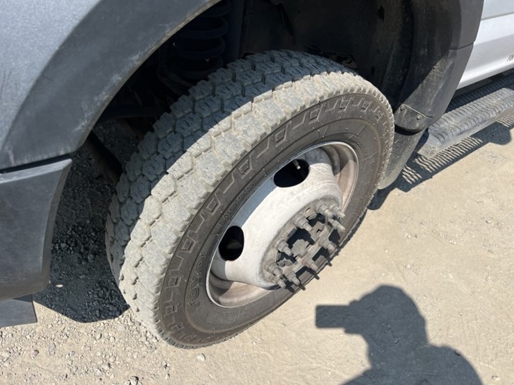 2017-ford-f550-image-10
