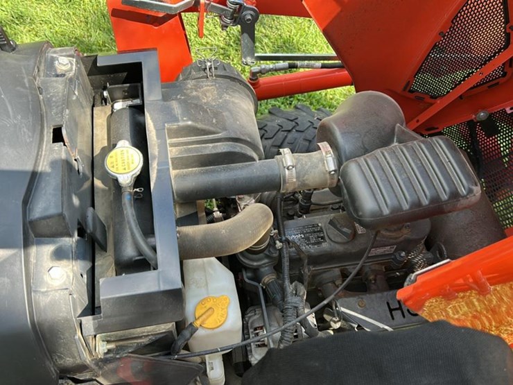 2022-kubota-bx2380-image-37
