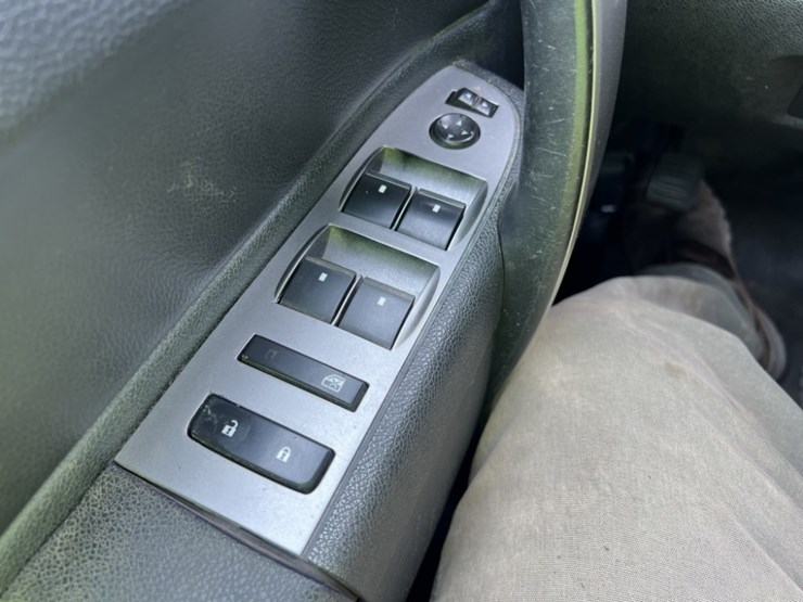 2014-chevrolet-silverado-3500-image-41