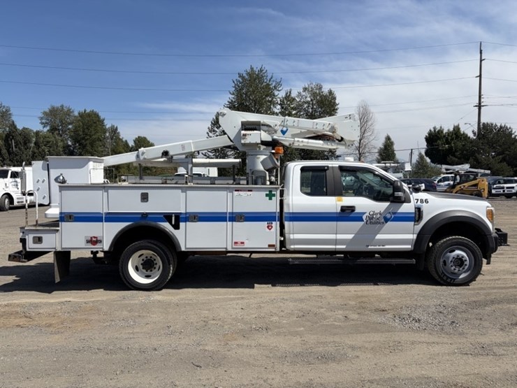 2017-ford-f550-image-3