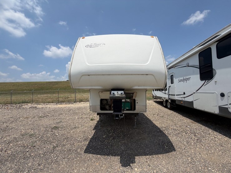 2005-trail-lite-bay-hauler-fifth-wheel-image-3