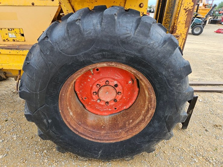 #127-•-case-single-stage-fork-lift-image-19