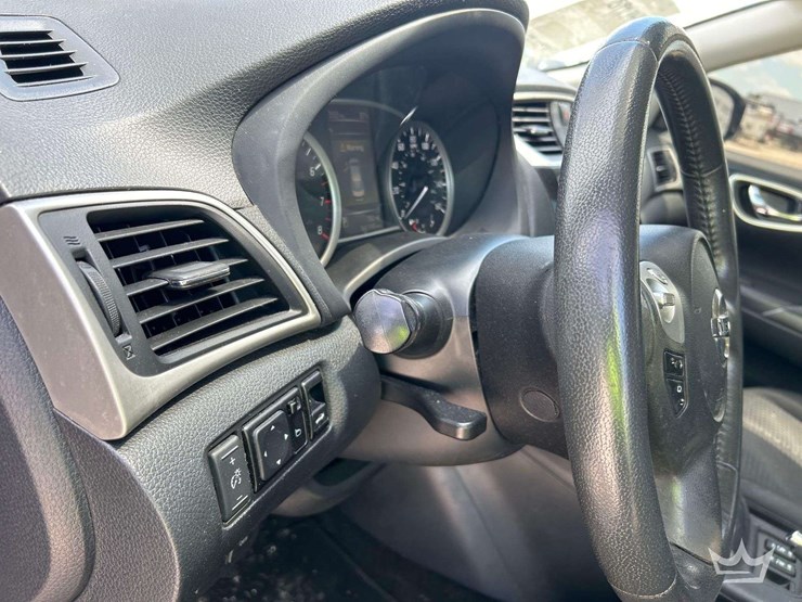2016-nissan-sentra-sedan-image-14