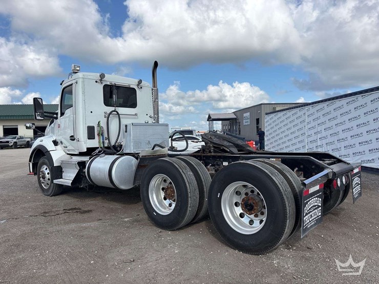 2019-kenworth-t880-image-4