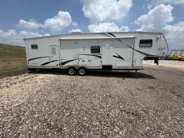 2005-trail-lite-bay-hauler-fifth-wheel-image-6