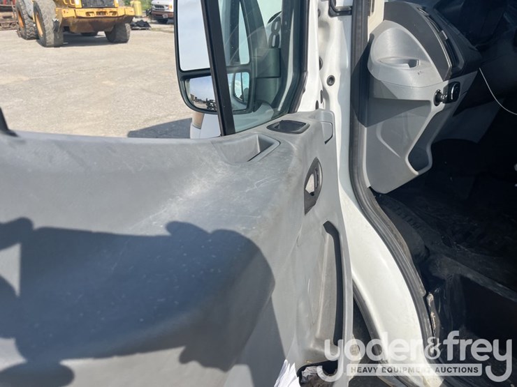 2015-ford-transit-image-10
