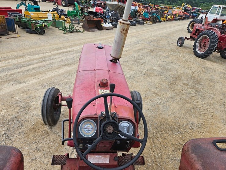 #53-•-interantional-656-farmall-tractor-image-29